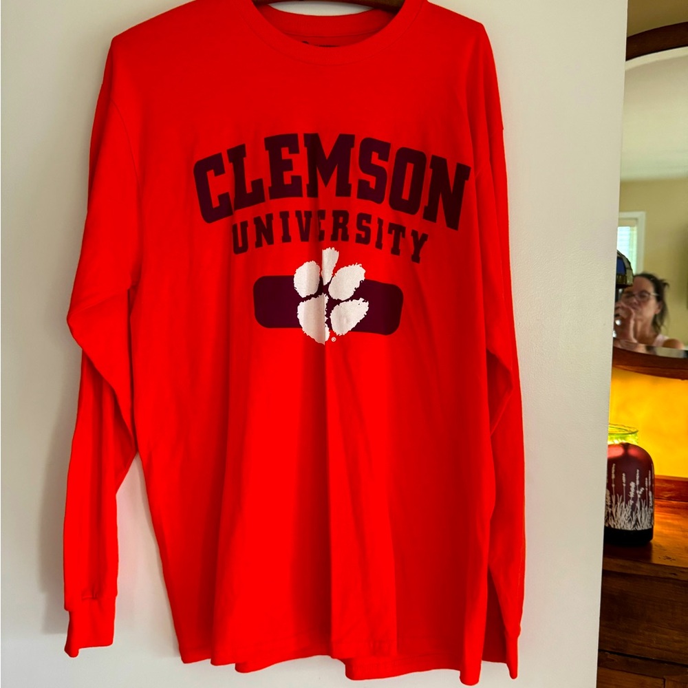 Clemson University Long Sleeve Men’s Tee Shirt size L. EUC.